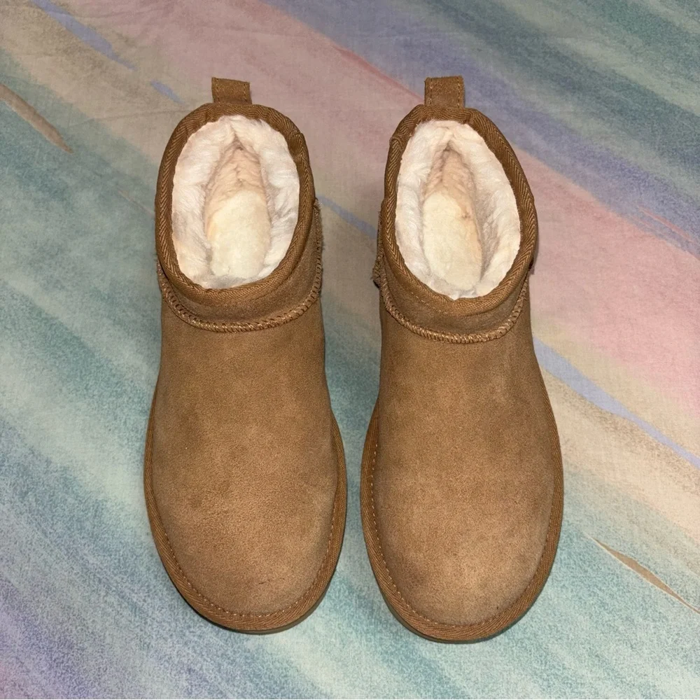 UGG Classic Ultra Mini Platform shoes size 8
